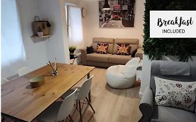 Apartamento Entero Con Desayuno Incluido Y Parking Gratuito, A 3 Km De Playa Con Aire Acondicionado